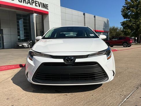 Used 2024 Toyota Corolla LE image 4