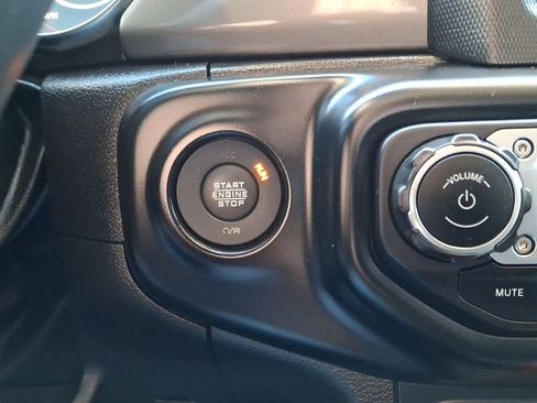 Used 2022 Jeep Gladiator Sport image 23