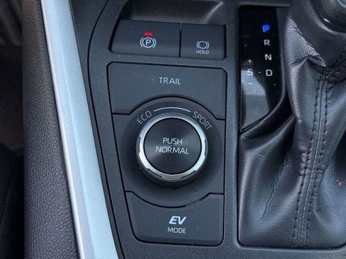 Used 2025 Toyota RAV4 XLE w/ Convenience Package AWD/4WD image 26