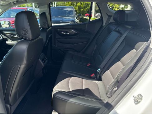 Used 2022 GMC Terrain SLT w/ Infotainment Package II AWD/4WD image 10