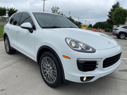 Used 2015 Porsche Cayenne S image 4