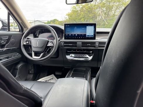 Certified 2025 Lincoln Corsair FWD image 9