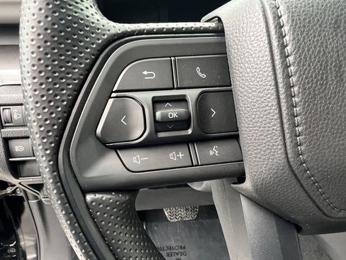 Used 2025 Toyota Tacoma SR5 image 33