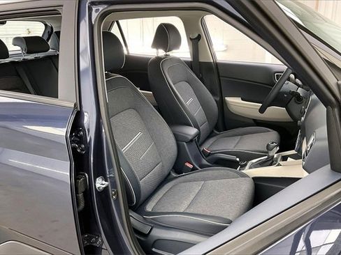 Certified 2025 Hyundai Venue Limited image 7