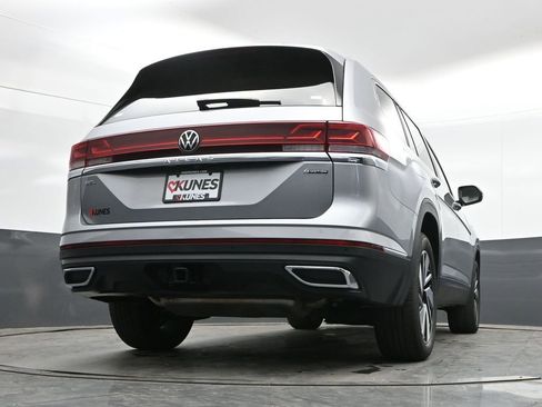 Used 2025 Volkswagen Atlas SEL AWD/4WD image 37