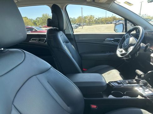 Certified 2023 Kia Sportage SX image 10
