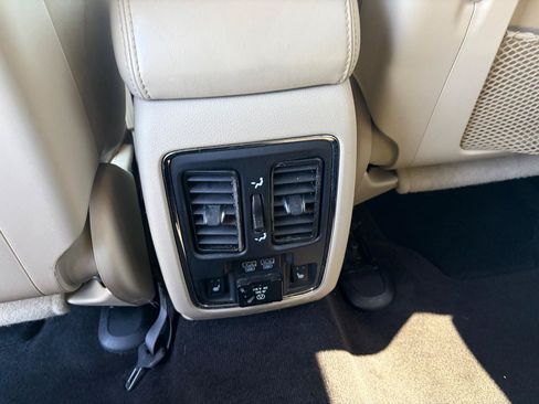 Used 2014 Jeep Grand Cherokee Limited AWD/4WD image 16