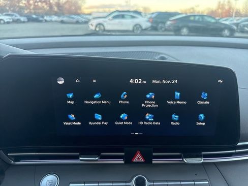 Used 2024 Hyundai Elantra SEL image 17