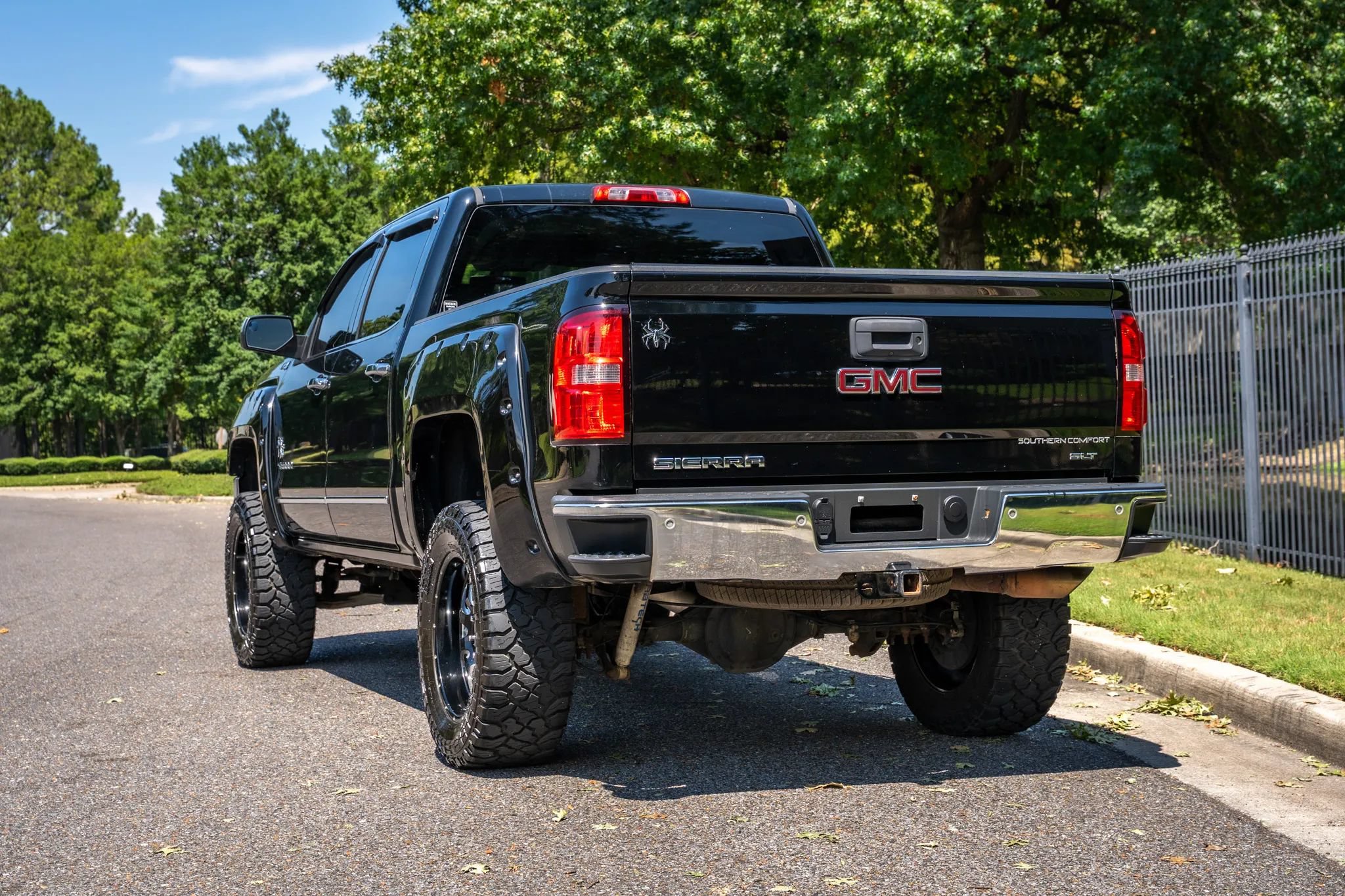Used 2014 GMC Sierra 1500 SLT w/ SLT Preferred Package AWD/4WD image 7