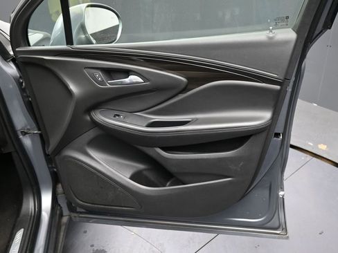 Used 2020 Buick Envision Essence FWD image 17