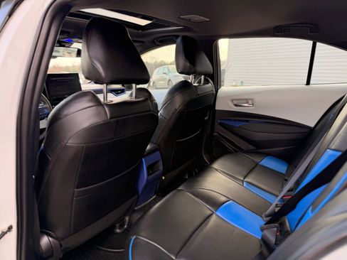 Used 2020 Toyota Corolla SE w/ SE Premium Package image 25