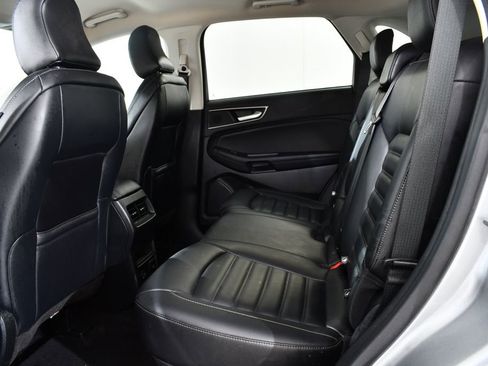 Used 2022 Ford Edge SEL w/ Convenience Package AWD/4WD image 16