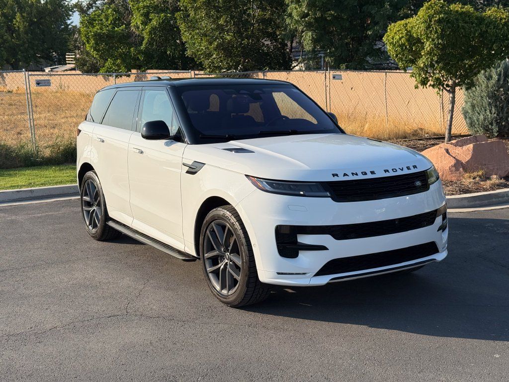 Used 2023 Land Rover Range Rover Sport SE Dynamic AWD/4WD image 2