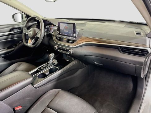 Used 2023 Nissan Altima 2.5 SV FWD image 30