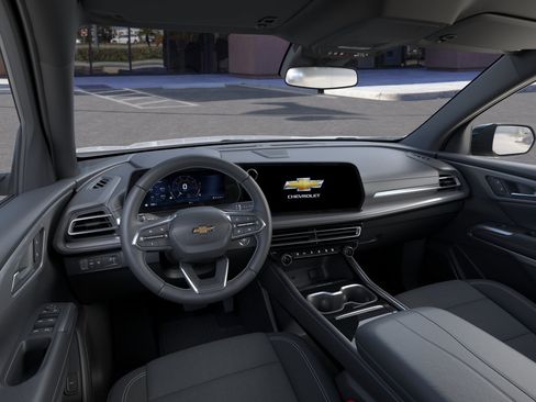 New 2026 Chevrolet Traverse LT w/ LPO, Floor Liner Package FWD image 39