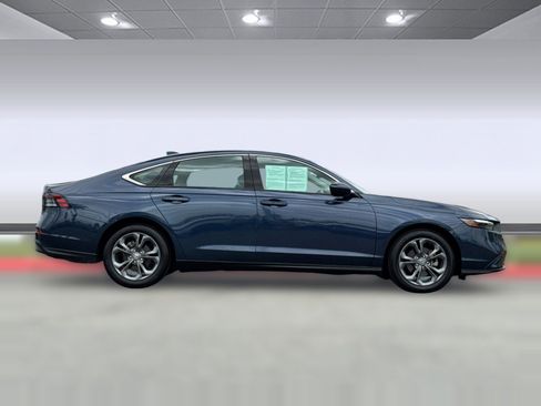Used 2023 Honda Accord EX image 8