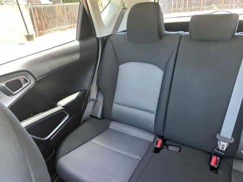 Used 2025 Kia Soul LX w/ LX Technology Package FWD image 37