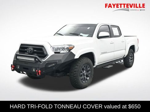 Used 2022 Toyota Tacoma SR5 AWD/4WD image 1
