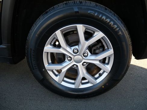 Used 2021 Jeep Grand Cherokee L Limited AWD/4WD image 40