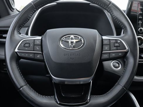 Used 2021 Toyota Highlander XSE image 24