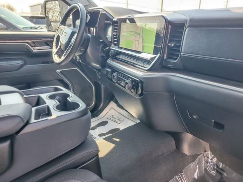 Used 2025 Chevrolet Silverado 2500 LT w/ Convenience Package AWD/4WD image 25