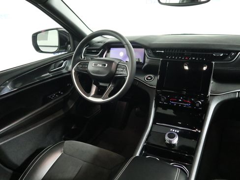 Used 2023 Jeep Grand Cherokee L Laredo image 15