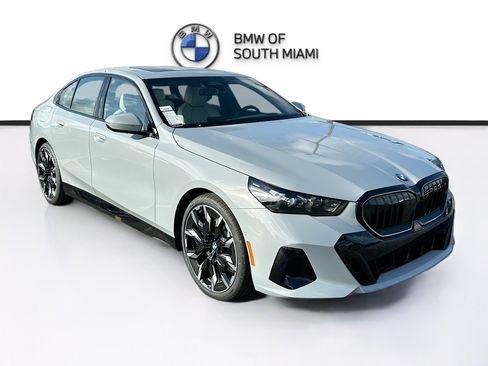 New 2026 BMW 530i w/ M Sport Package RWD image 1