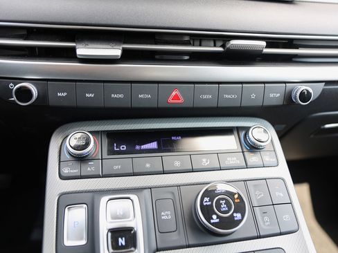 Certified 2025 Hyundai Palisade SEL AWD/4WD image 28