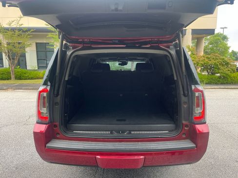 Used 2015 GMC Yukon XL SLT w/ Open Road Package AWD/4WD image 17