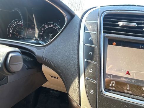 Used 2018 Lincoln MKX Reserve w/ Driver Assistance Package image 16