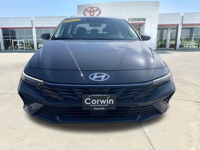 Used 2025 Hyundai Elantra SEL FWD image 8