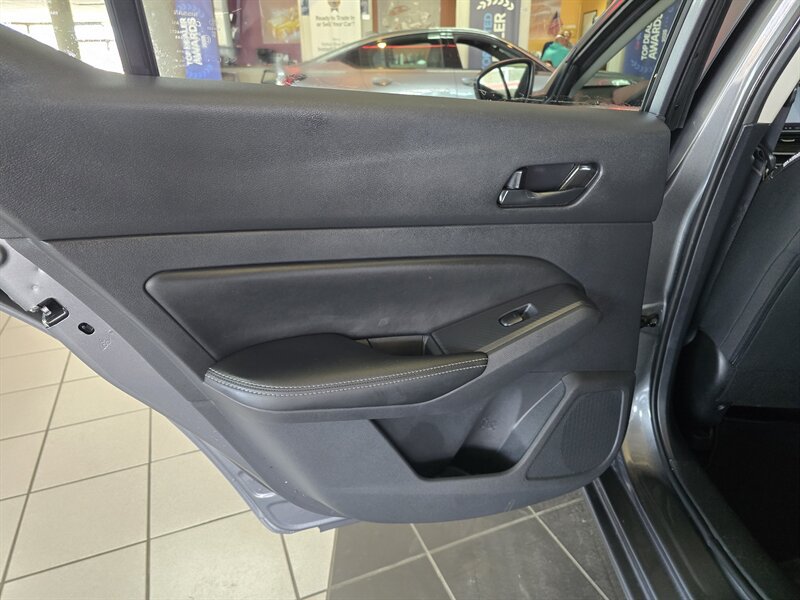 Used 2025 Nissan Altima 2.5 SV FWD image 10