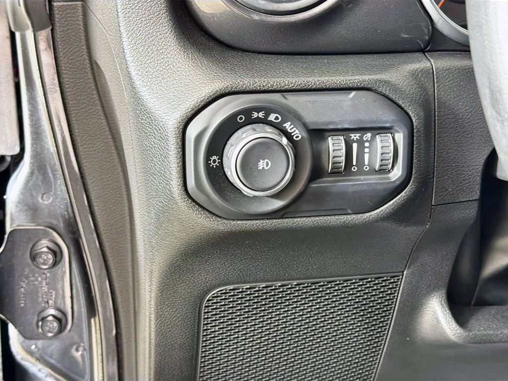 Used 2022 Jeep Wrangler Unlimited Sport AWD/4WD image 26