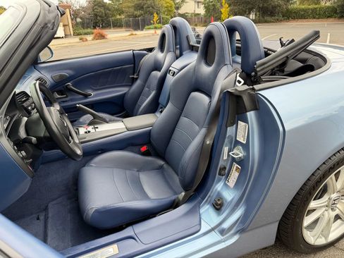 Used 2005 Honda S2000 image 12