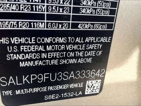 Used 2025 Land Rover Range Rover SE image 11