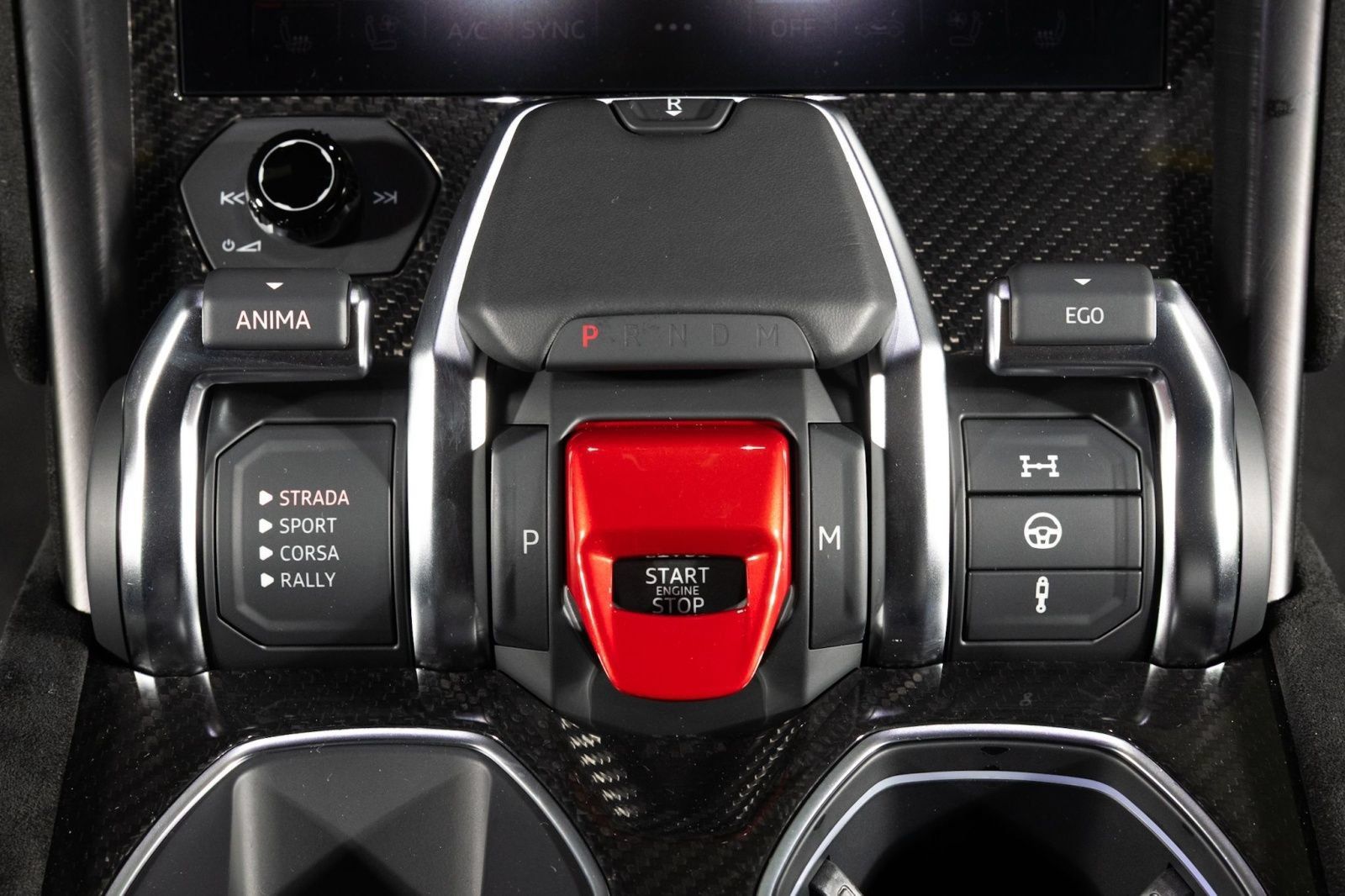 Used 2024 Lamborghini Urus Performante AWD/4WD image 40
