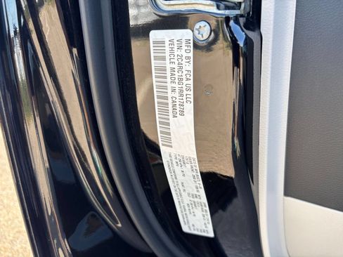 Used 2024 Chrysler Pacifica Touring-L FWD image 27