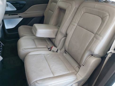 Used 2020 Lincoln Aviator Reserve w/ Equipment Group 202A image 16