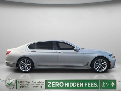 Used 2018 BMW 750i RWD image 4