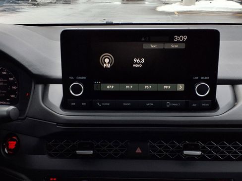 Used 2024 Honda Accord EX image 10