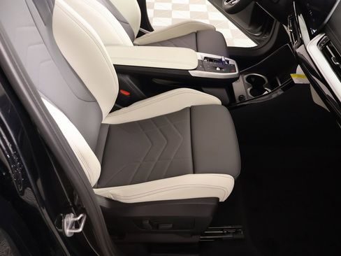 New 2026 BMW X1 xDrive28i w/ Technology Package image 15