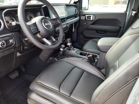 New 2025 Jeep Gladiator Sport image 14