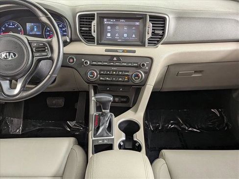 Used 2017 Kia Sportage EX image 18