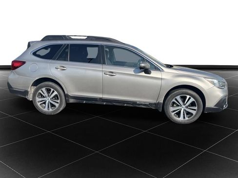 Used 2018 Subaru Outback 2.5i Limited AWD/4WD image 6
