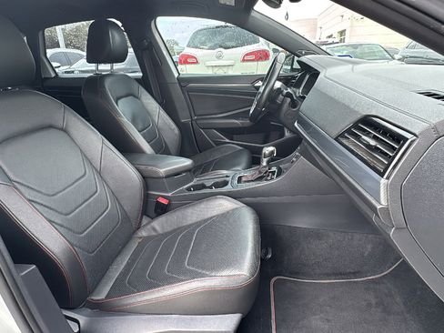 Used 2019 Volkswagen Jetta GLI Autobahn image 32