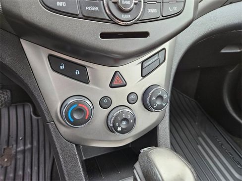 Used 2014 Chevrolet Sonic LT image 21