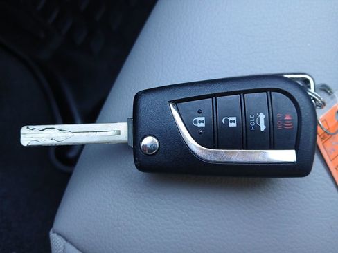 Used 2024 Toyota Camry SE image 31