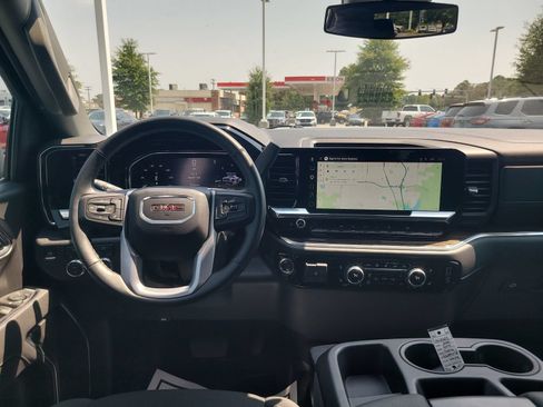 Used 2025 GMC Sierra 1500 SLE AWD/4WD image 23