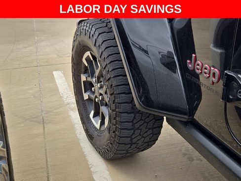 Used 2024 Jeep Gladiator Rubicon AWD/4WD image 6