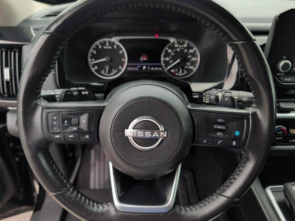 Used 2024 Nissan Pathfinder SV AWD/4WD image 18
